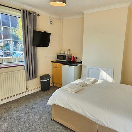 Central Studios 87 Tennyson Road Cheltenham Ngoại thất bức ảnh