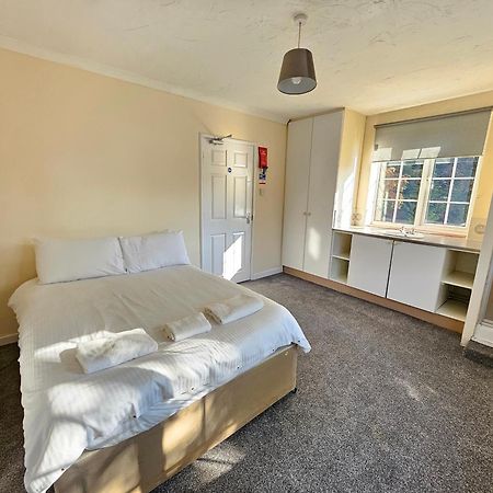 Central Studios 87 Tennyson Road Cheltenham Ngoại thất bức ảnh